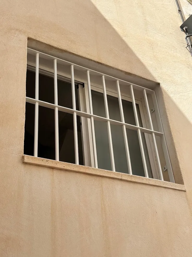 Reja de ventana en fachada Murcia