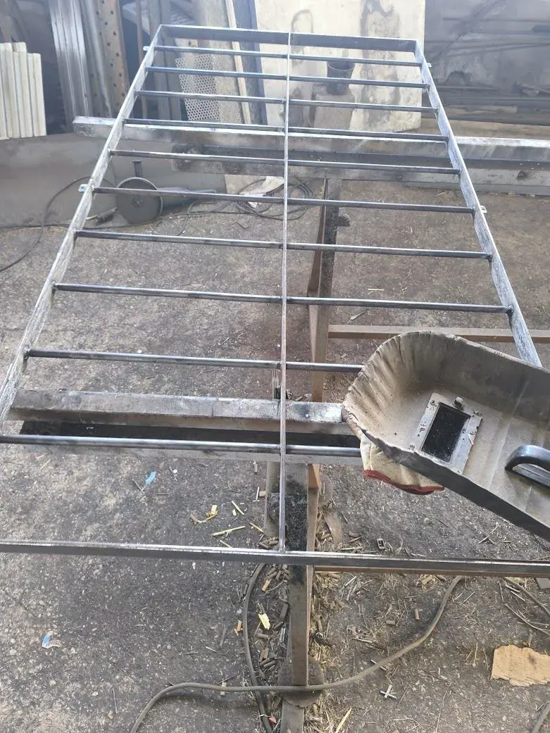 Reja de hierro para ventana en fabricación